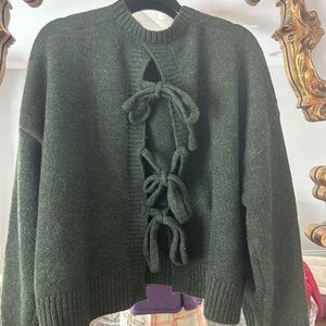 Buttermelon Sz medium Women's Green Sweater with Bow Details